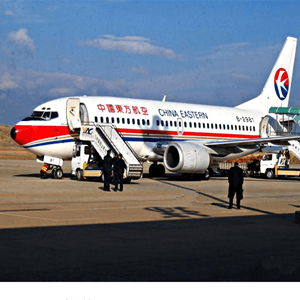 东郊航空物流航空快运业稳步发展的原因是什么？